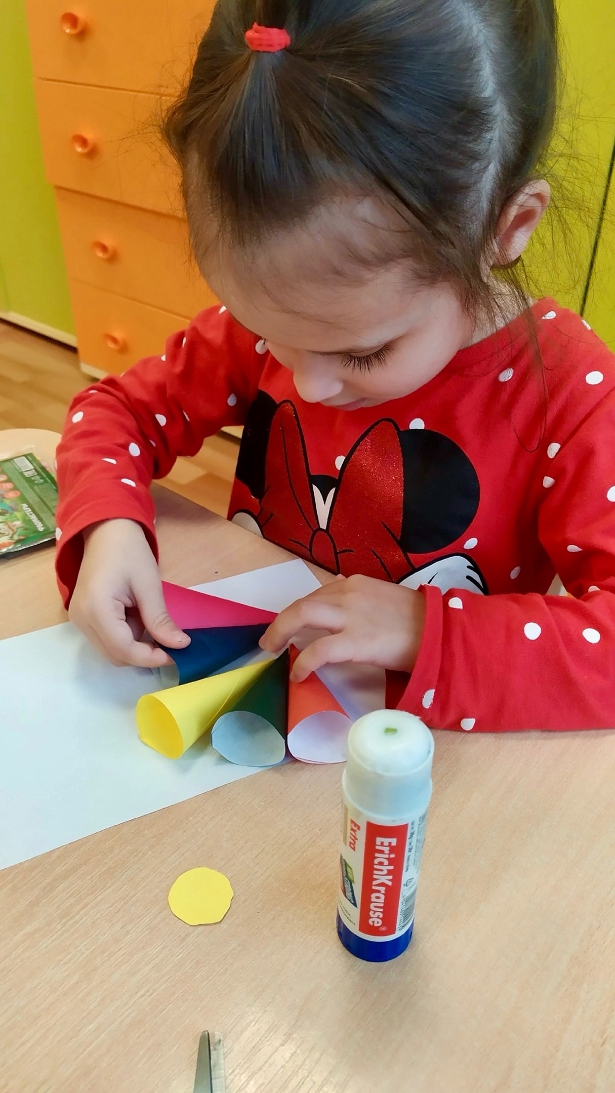 АППЛИКАЦИЯ «ВЕСЕЛЫЕ ЗОНТИКИ» ОТ МАЛЫШЕЙ!