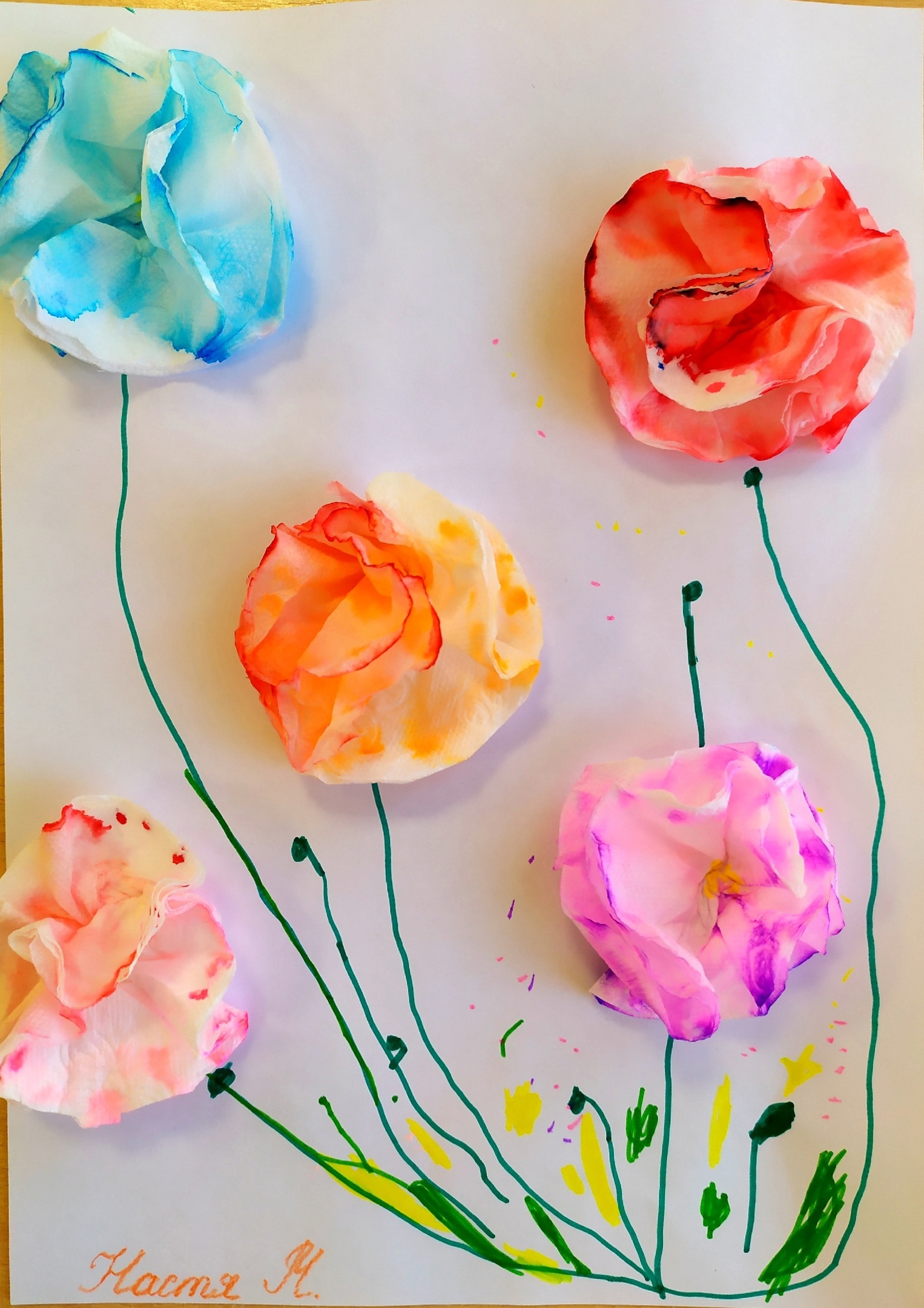 НЕОБЫКНОВЕННУЮ КРАСОТУ ИЗ ОБЫКНОВЕННЫХ САЛФЕТОК СОЗДАЛИ МАЛЫШИ «РОСТКА»