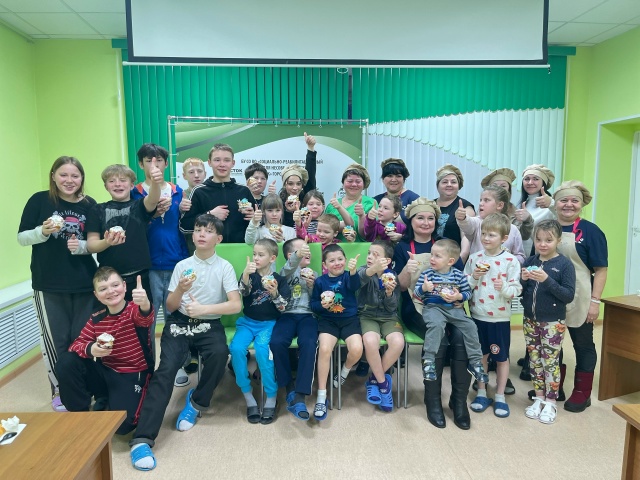 ВОЛОНТЕРЫ «СЕВЕРСТАЛИ» ОРГАНИЗОВАЛИ ЗАМЕЧАТЕЛЬНЫЙ ПРАЗДНИК ДЛЯ НАШИХ ДЕТЕЙ!