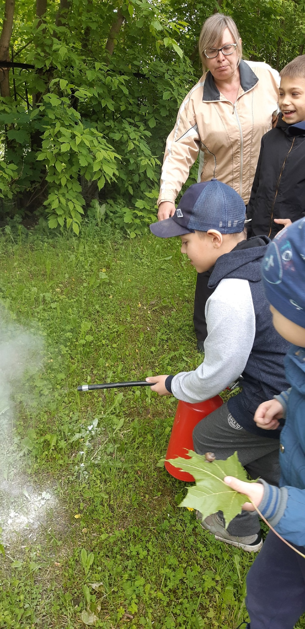 ВОСПИТАННИКИ «РОСТКА» УЗНАЛИ, ЧТО ОГНЕТУШИТЕЛЬ – ЭТО НАДЕЖНЫЙ ПОМОЩНИК, КОТОРЫЙ МОЖЕТ СПАСТИ НАШУ ЖИЗНЬ!