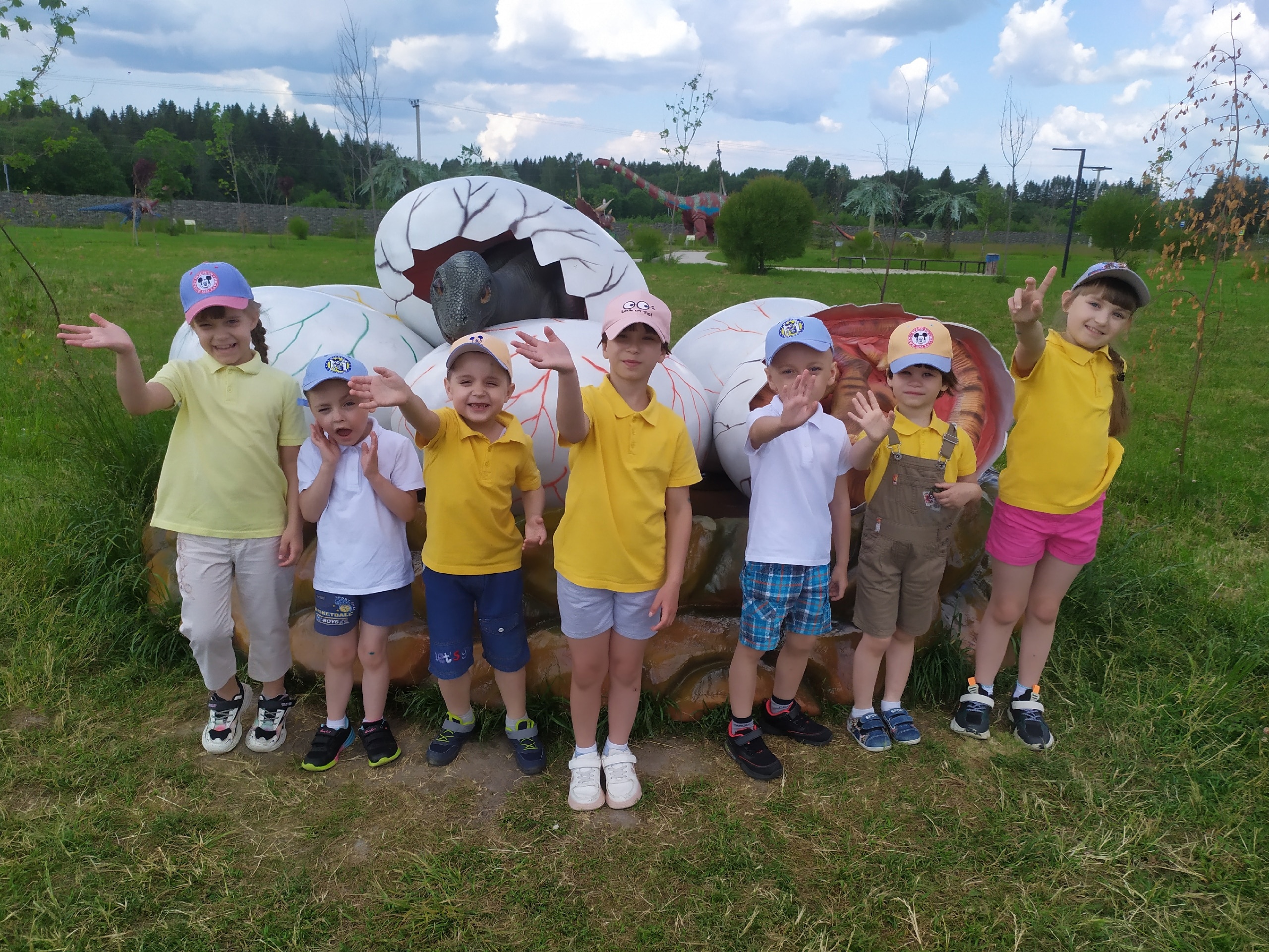 ВОСПИТАННИКИ «РОСТКА» ПОБЫВАЛИ В ГОСТЯХ У ДИНОЗАВРОВ