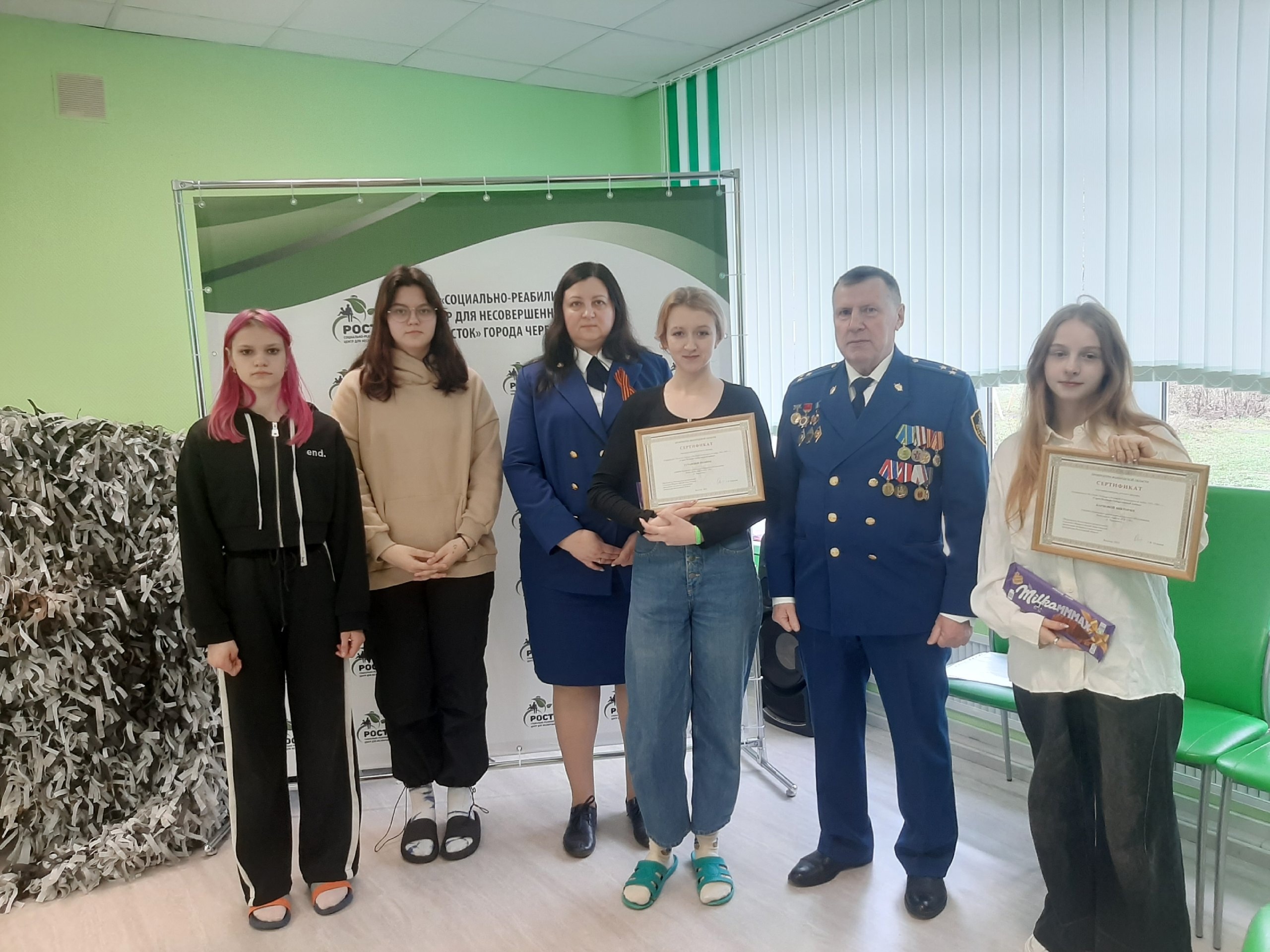 ПАТРИОТИЧЕСКАЯ ВСТРЕЧА И НАГРАДЫ ОТ ВЕТЕРАНОВ ПРОКУРАТУРЫ