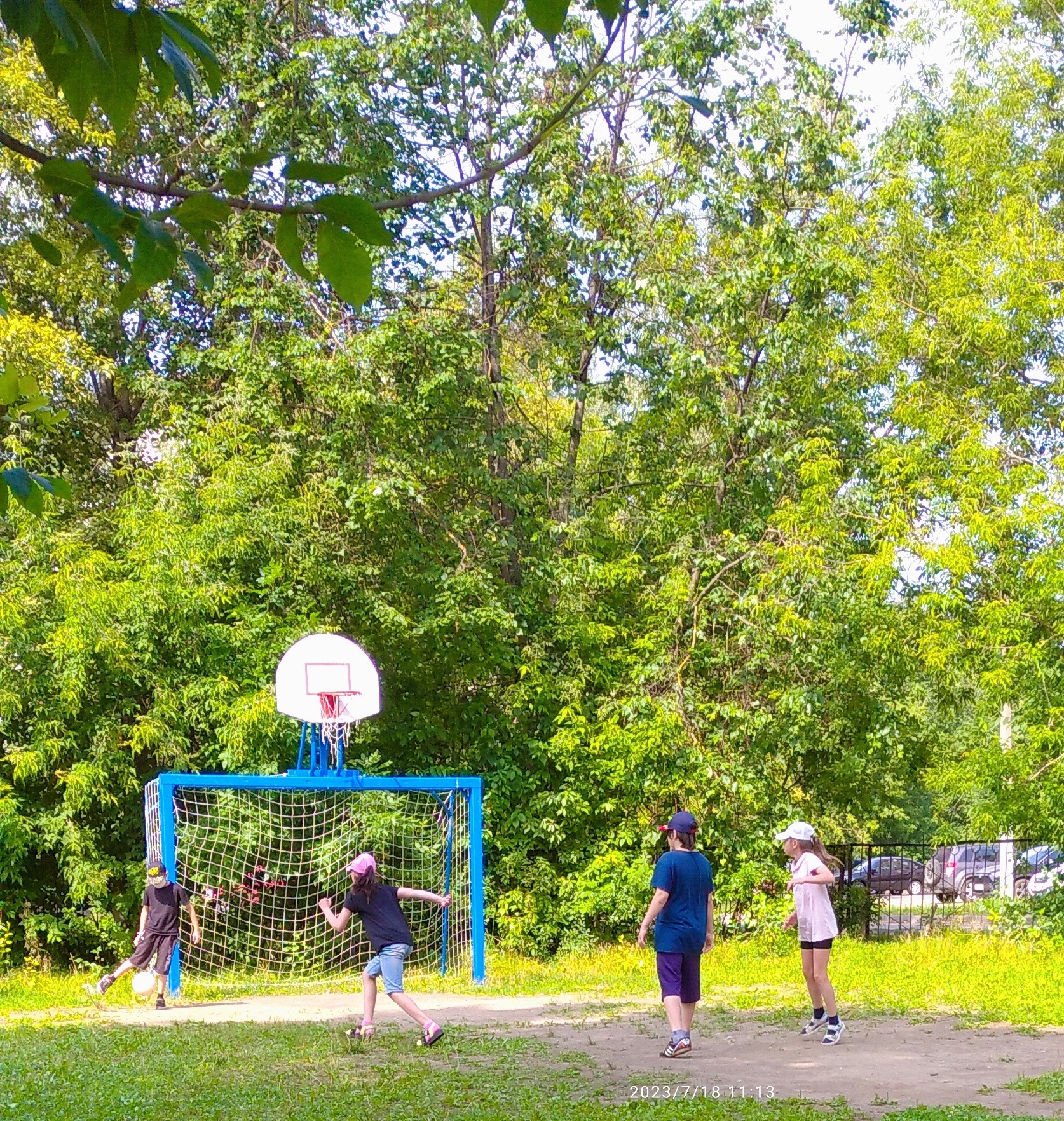 В «РОСТКЕ» СОСТОЯЛСЯ ТОВАРИЩЕСКИЙ МАТЧ ПО ФУТБОЛУ