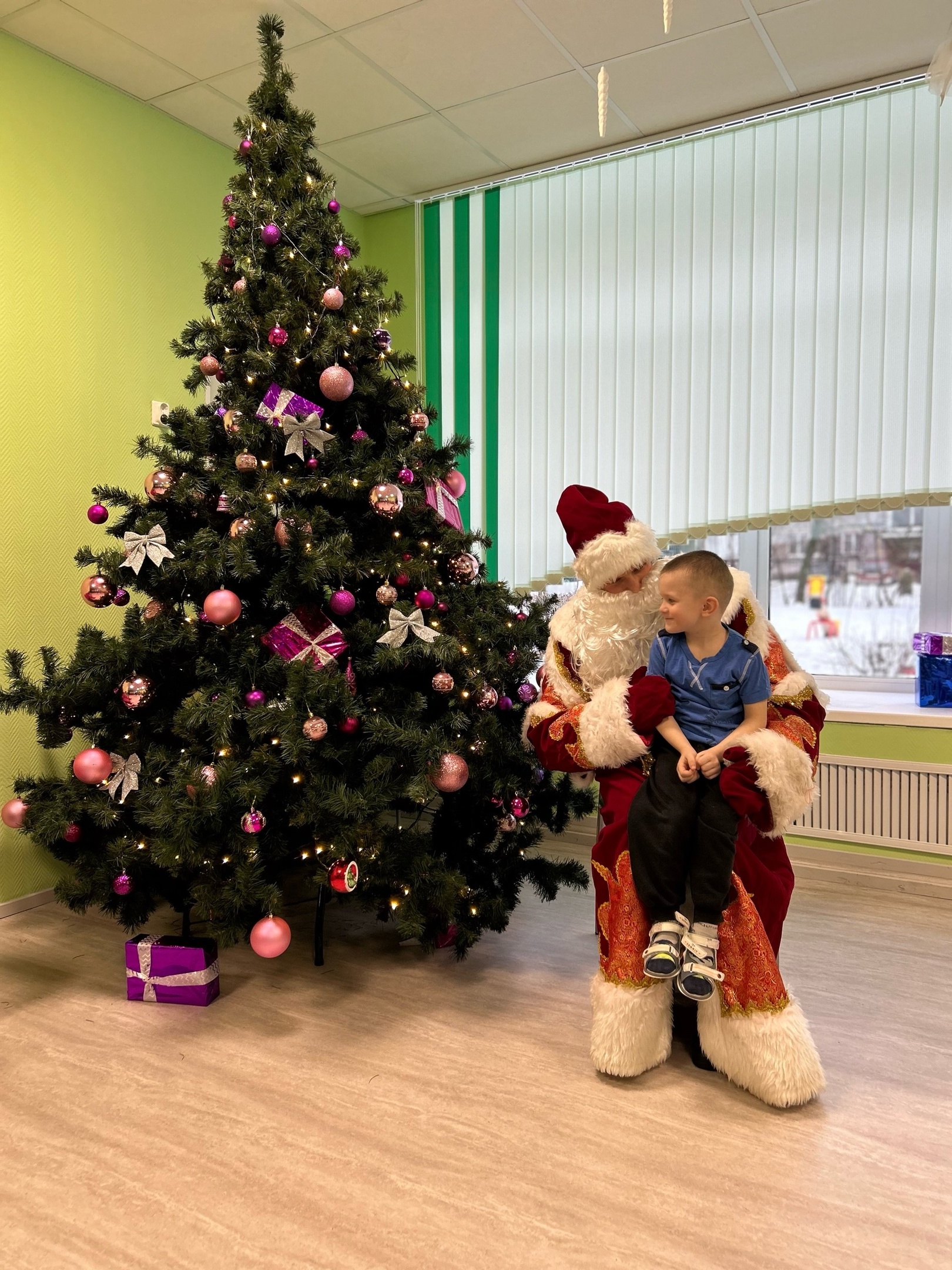 ПРАЗДНИЧНОЕ ПОЗДРАВЛЕНИЕ ОТ УПРАВЫ №13!