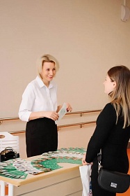 СОТРУДНИКИ СМФЦ — ВАШ ГИД ПО СОЦИАЛЬНЫМ УСЛУГАМ!